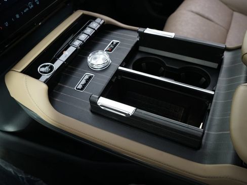 New 2026 Lincoln Navigator L Black Label AWD/4WD image 32