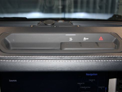 Used 2025 Ford Bronco Outer Banks AWD/4WD image 14