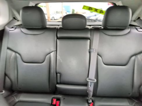 Used 2022 Jeep Compass Latitude AWD/4WD image 29