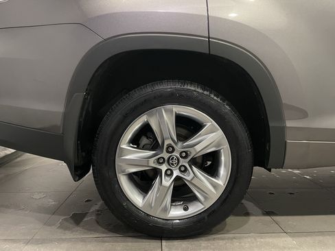 Used 2018 Toyota Highlander Limited image 10