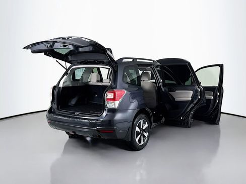 Used 2017 Subaru Forester 2.5i Premium AWD/4WD image 23
