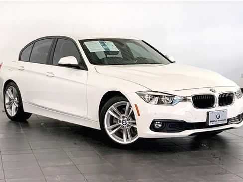 Used 2017 BMW 320i Sedan image 2