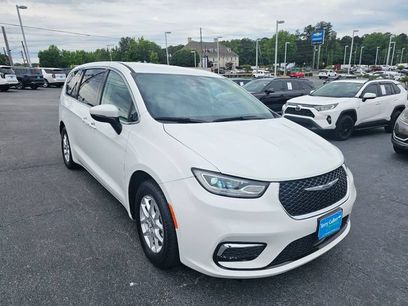 Used 2023 Chrysler Pacifica Touring-L