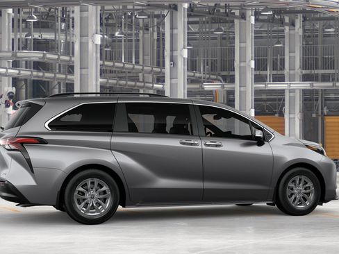 New 2026 Toyota Sienna XLE AWD/4WD image 11