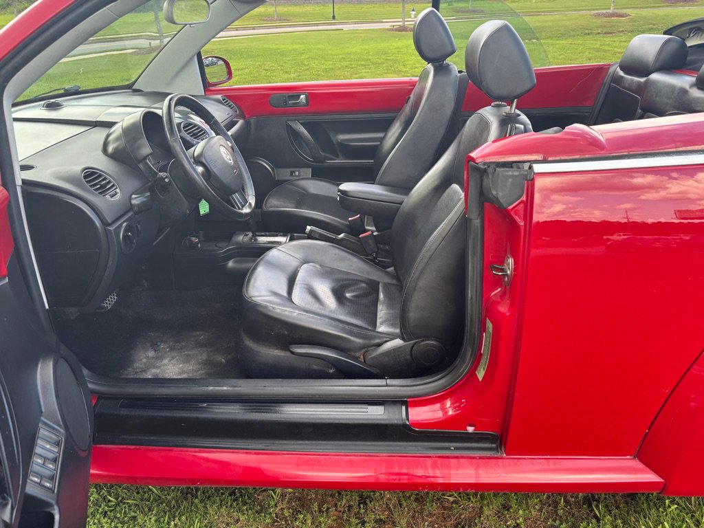 Used 2008 Volkswagen Beetle SE FWD image 15