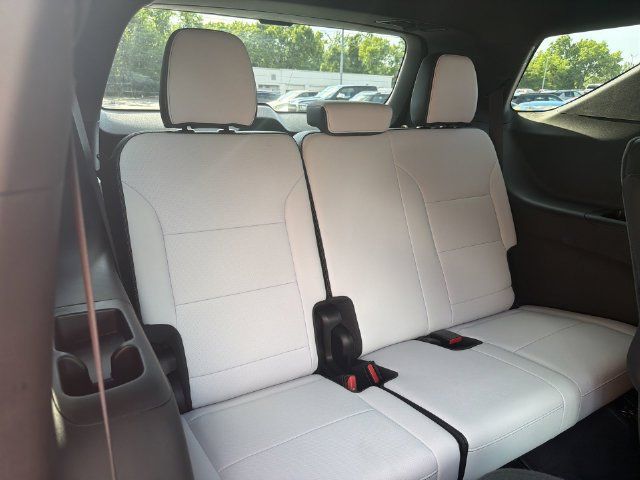 Certified 2025 Chevrolet Traverse High Country w/ LPO, Floor Liner Package FWD image 17