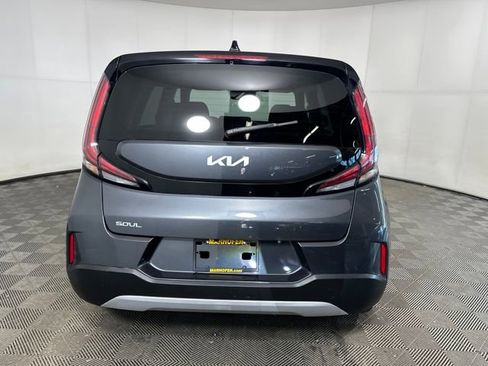 Used 2023 Kia Soul LX w/ LX Technology Package image 4