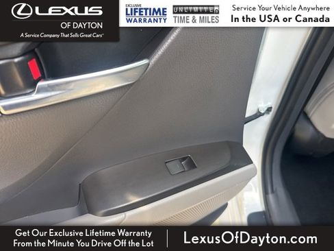 Used 2022 Toyota Camry SE image 28