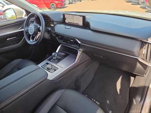Used 2024 MAZDA CX-90 Plug-In Hybrid w/ Premium Pkg image 17