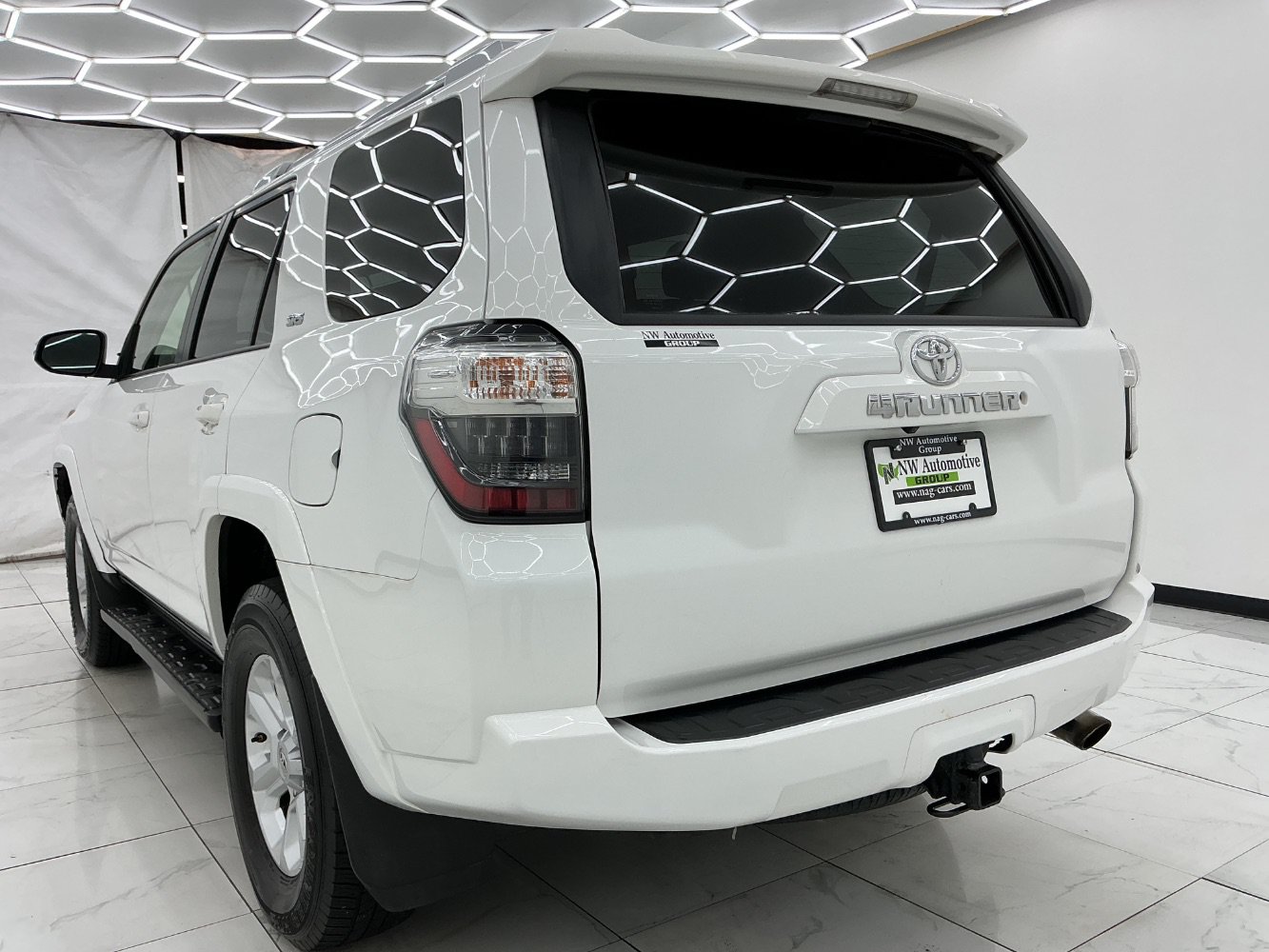 Used 2016 Toyota 4Runner SR5 Premium AWD/4WD image 9