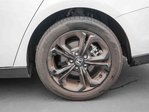 Used 2025 Honda Accord SE image 11