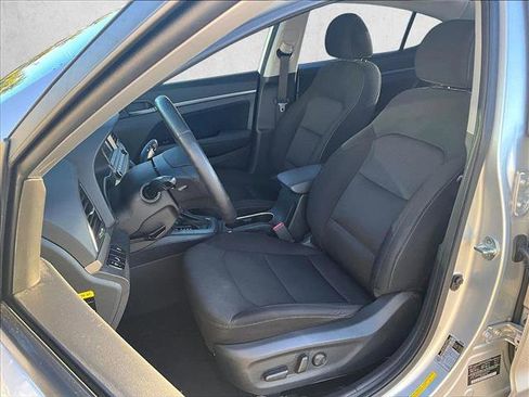 Used 2017 Hyundai Elantra Value Edition image 25