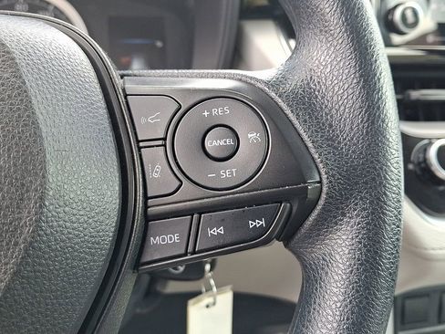 Used 2022 Toyota Corolla Cross L AWD/4WD image 27