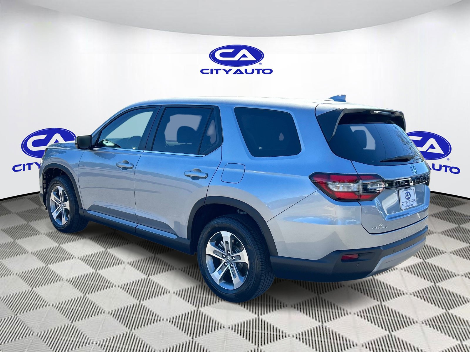 Used 2025 Honda Pilot EX-L image 5
