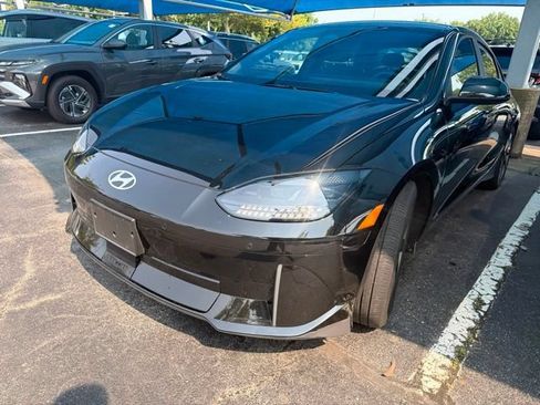 Used 2023 Hyundai Ioniq 6 SE RWD image 4