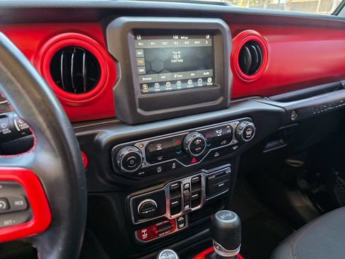 Used 2021 Jeep Wrangler Unlimited Rubicon AWD/4WD image 37