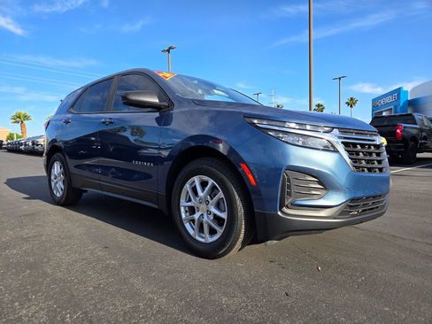 Used 2024 Chevrolet Equinox LS w/ LS Convenience Package FWD image 1