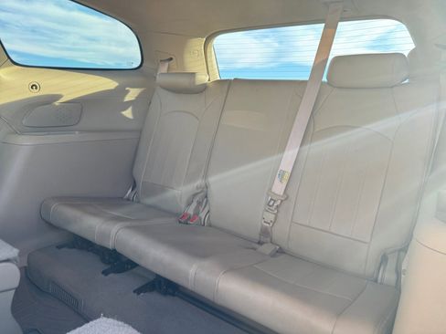 Used 2011 Buick Enclave CXL image 16