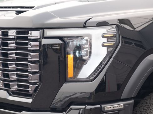 Used 2025 GMC Sierra 3500 Denali Ultimate AWD/4WD image 25