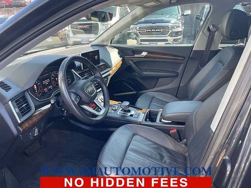 Used 2018 Audi Q5 2.0T Premium Plus w/ Premium Plus Package AWD/4WD image 2