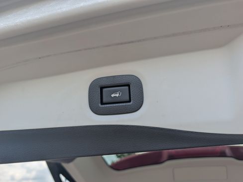 Used 2017 Nissan Rogue SL AWD/4WD image 19