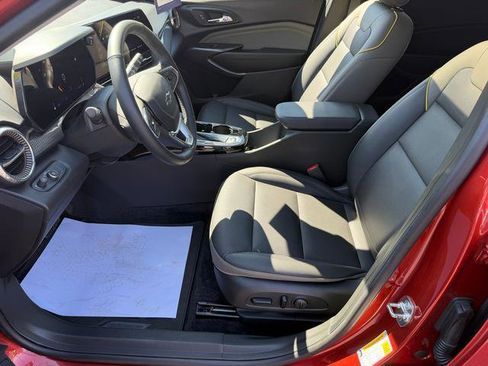 Used 2024 Chevrolet Trax ACTIV w/ Sunroof Package image 12