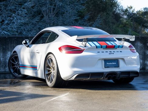 Certified 2016 Porsche Cayman GT4 image 3
