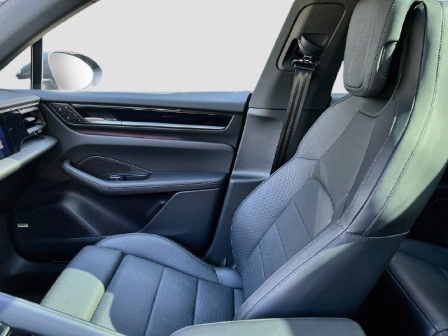 Certified 2025 Porsche Macan 4 Electric AWD/4WD image 26