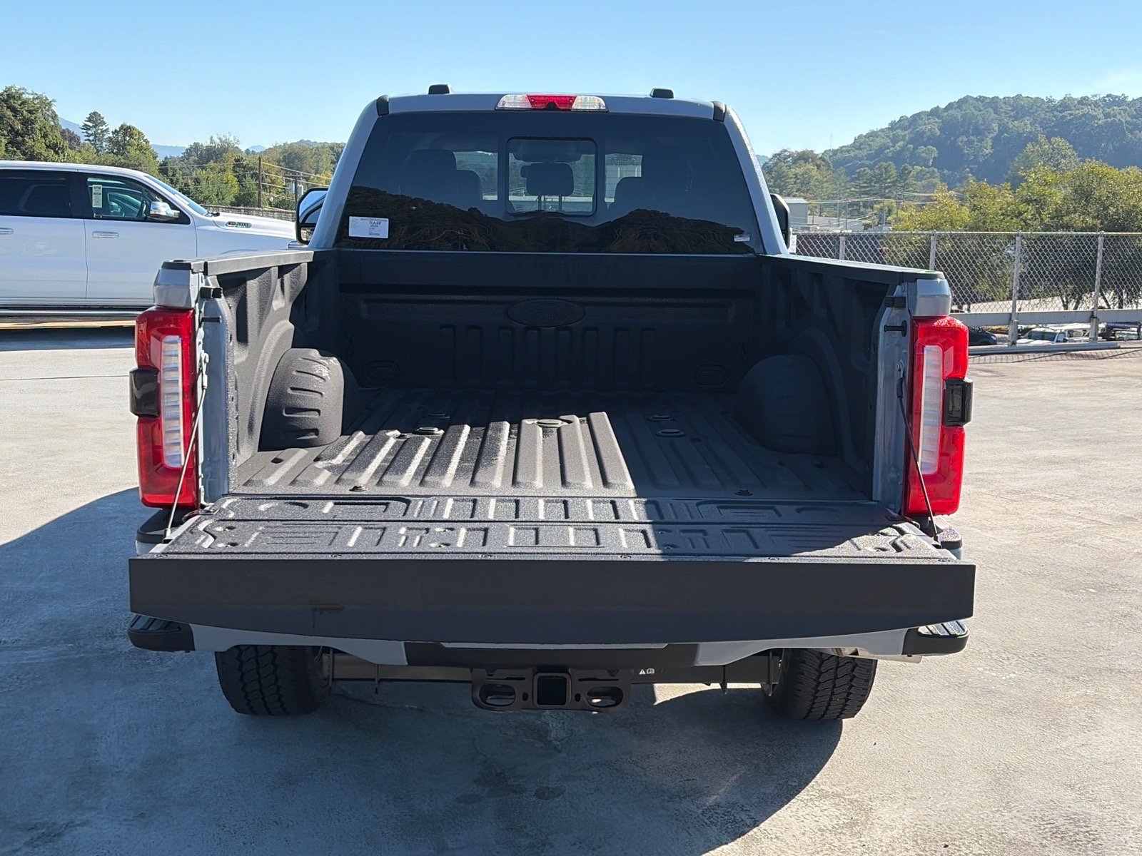 New 2026 Ford F250 Lariat w/ Black Appearance Package AWD/4WD image 4
