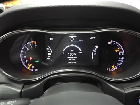 Used 2020 Jeep Grand Cherokee Limited AWD/4WD image 22