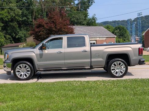 Used 2017 GMC Sierra 1500 SLT w/ SLT Premium Package AWD/4WD image 8