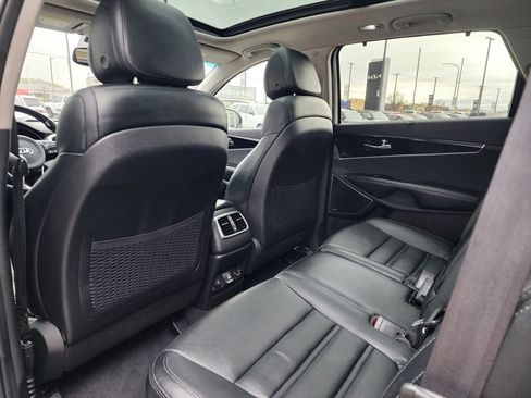 Used 2016 Kia Sorento SX image 13