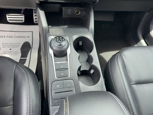 Certified 2022 Ford Escape SEL AWD/4WD image 24