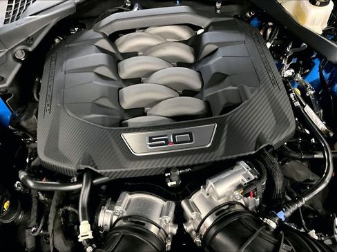 Used 2025 Ford Mustang GT Premium image 32