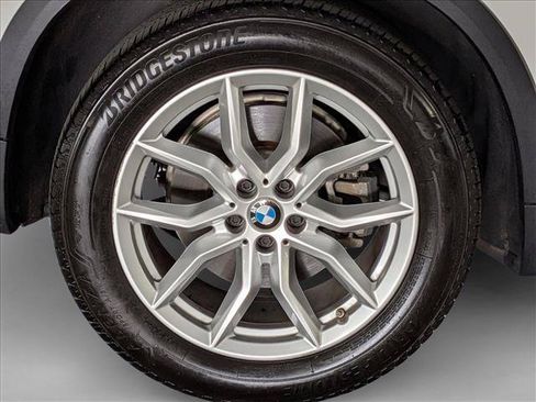 Used 2019 BMW X5 xDrive40i w/ Luxury Seating Package AWD/4WD image 23