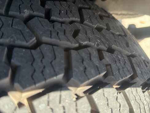 Used 2017 Nissan Frontier SV image 9