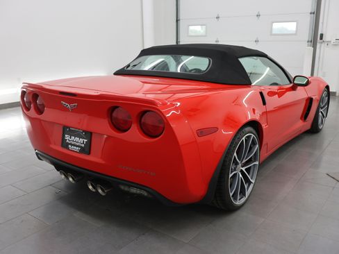 Used 2013 Chevrolet Corvette 427 w/ 1SB Preferred Equipment Group RWD image 5