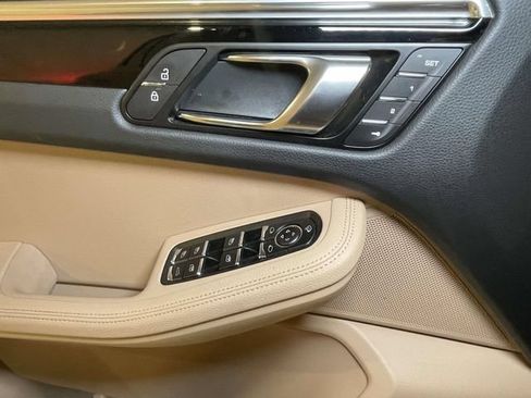 Certified 2026 Porsche Macan S AWD/4WD image 39