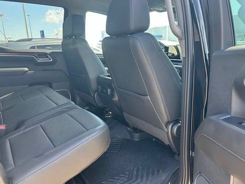 Used 2022 Chevrolet Silverado 1500 LT Trail Boss w/ LT Trail Boss Premium Package AWD/4WD image 3