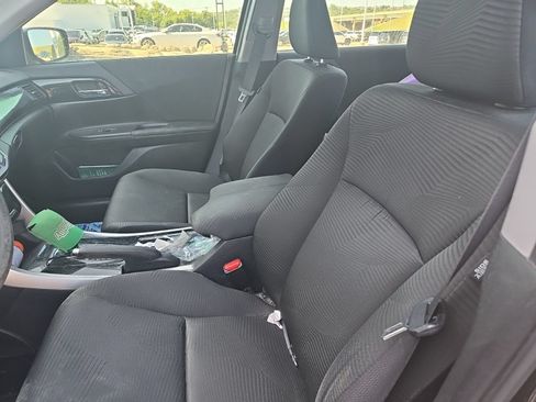 Used 2017 Honda Accord LX image 10