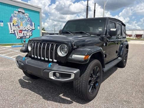 Used 2023 Jeep Wrangler Unlimited Sahara AWD/4WD image 7