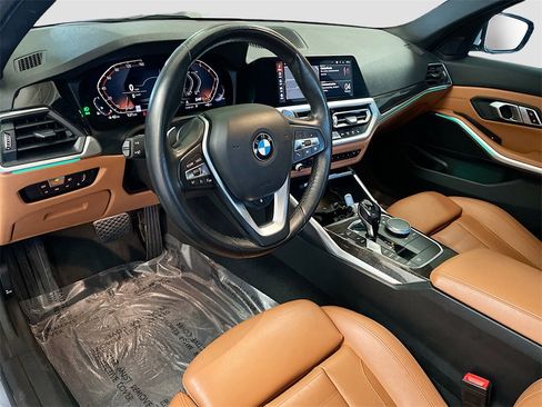 Used 2021 BMW 330i xDrive Sedan w/ Premium Package image 9