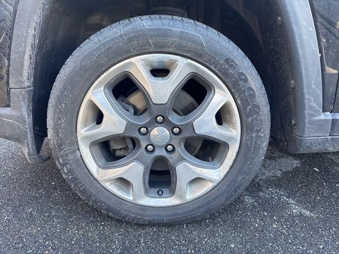 Used 2018 Jeep Compass Limited image 14