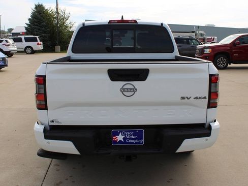 Used 2022 Nissan Frontier SV AWD/4WD image 6