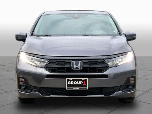 Used 2025 Honda Odyssey Touring image 4