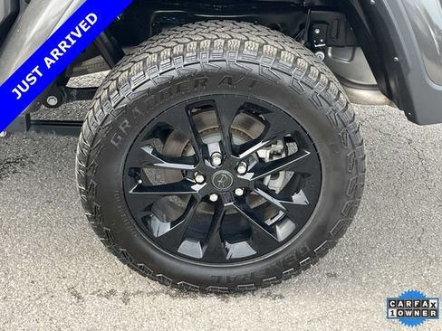 Certified 2024 Jeep Gladiator Sport AWD/4WD image 12