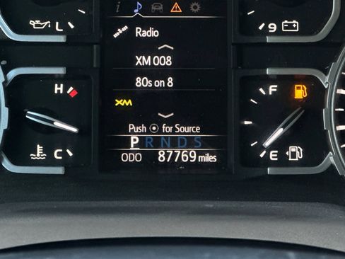 Used 2018 Toyota Tundra SR5 w/ SR5 Upgrade Package image 20