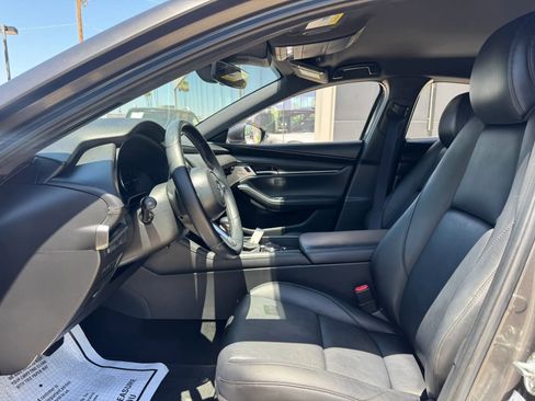 Used 2019 MAZDA MAZDA3 Hatchback w/ Preferred Package FWD image 14