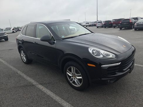 Used 2016 Porsche Cayenne AWD/4WD image 5
