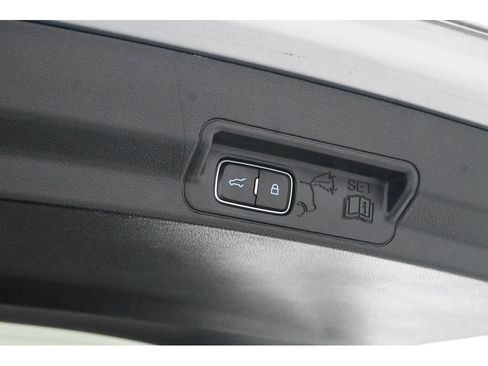Used 2020 Ford Explorer XLT w/ Equipment Group 202A AWD/4WD image 63